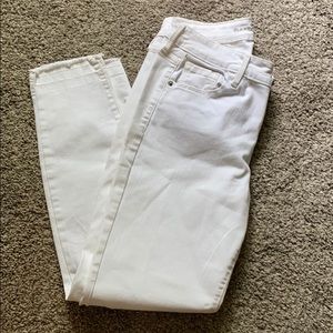 *Brand New* White Skinny Jegging/Pants
